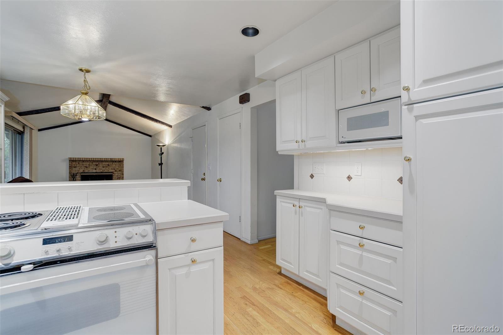 MLS Image #7 for 3026 s alton court,denver, Colorado
