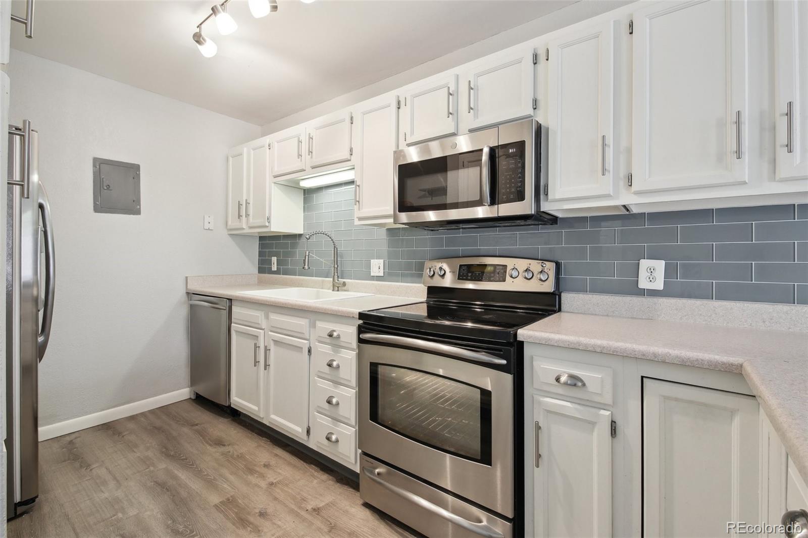MLS Image #10 for 857 s van gordon court,lakewood, Colorado