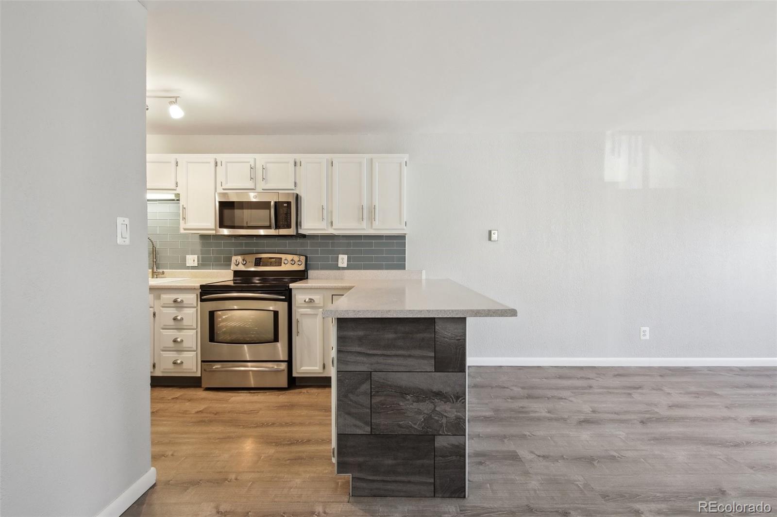 MLS Image #9 for 857 s van gordon court,lakewood, Colorado