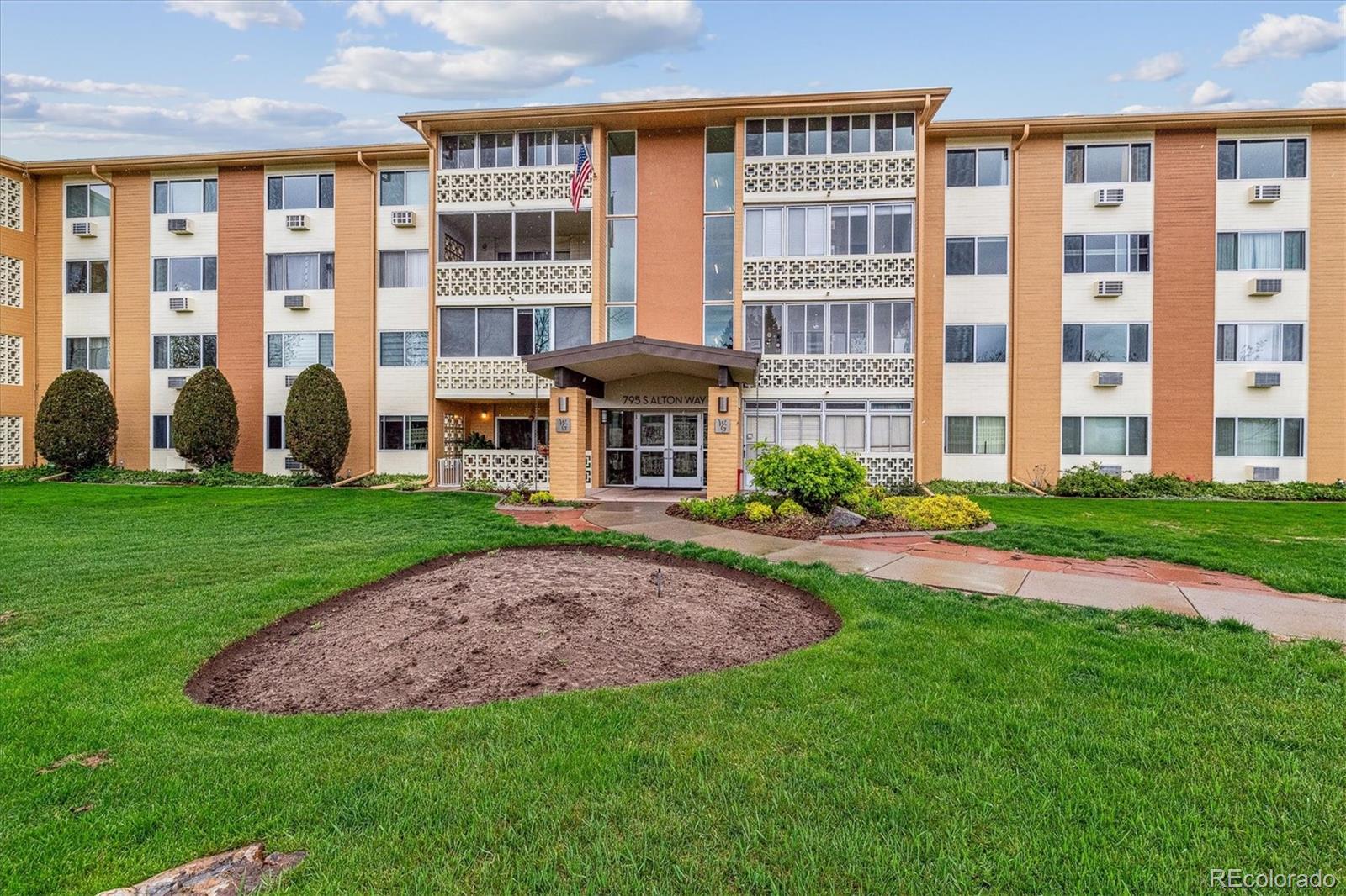 CMA Image for 795 S Alton Way,Denver, Colorado