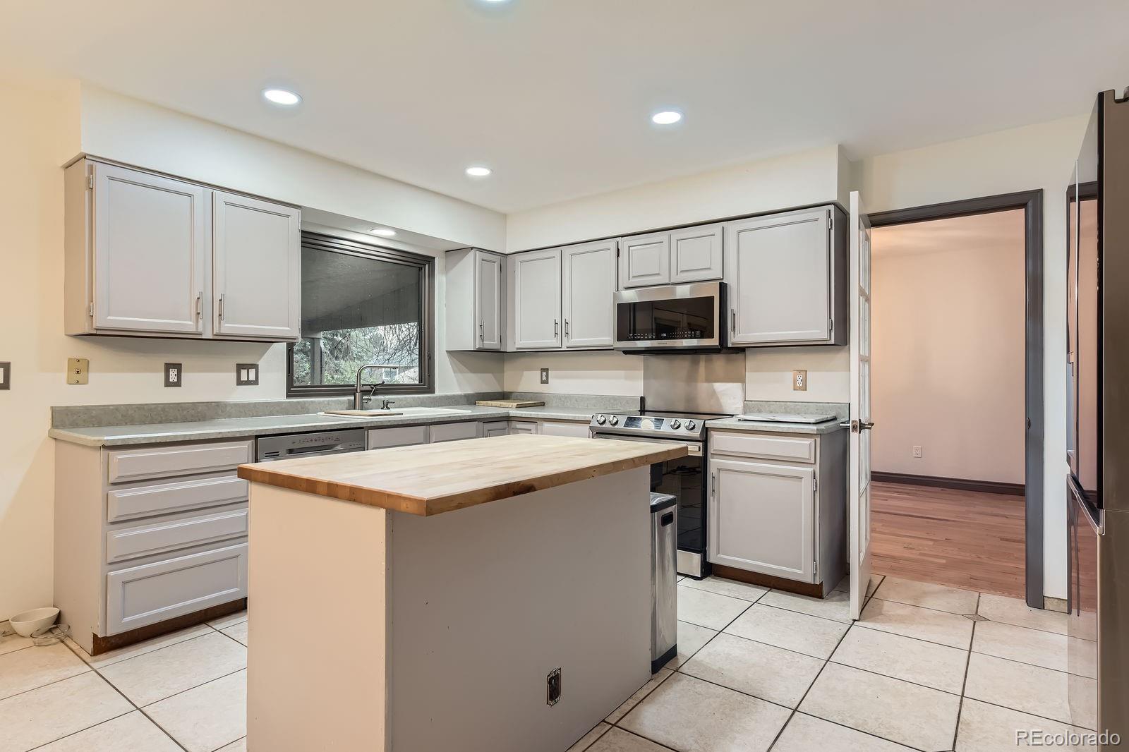 MLS Image #7 for 8075 s harrison way,centennial, Colorado