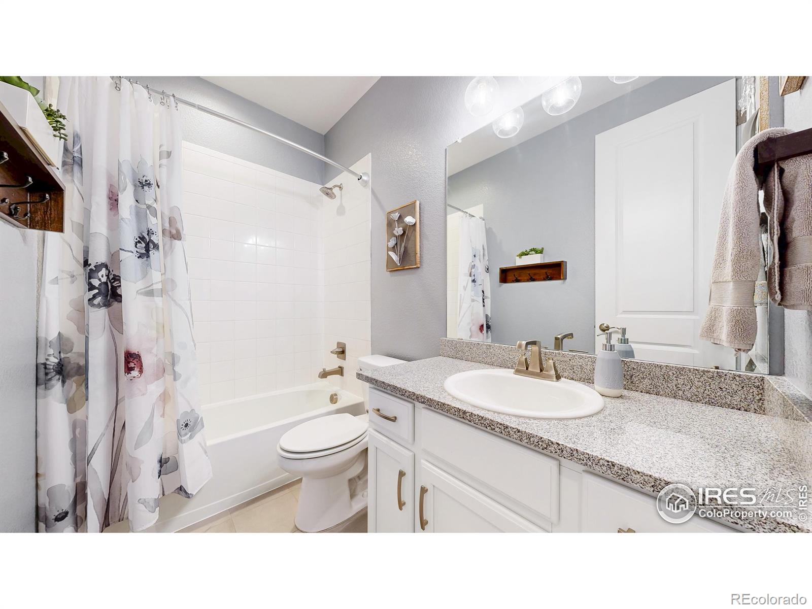 MLS Image #25 for 2137  setting sun drive,windsor, Colorado