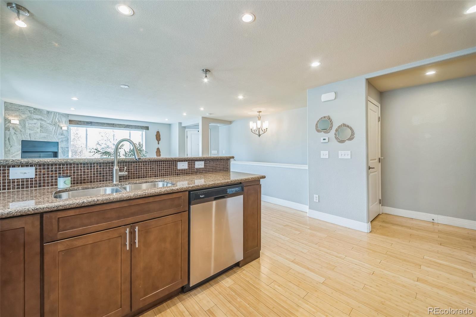 MLS Image #10 for 2539 n york street,denver, Colorado