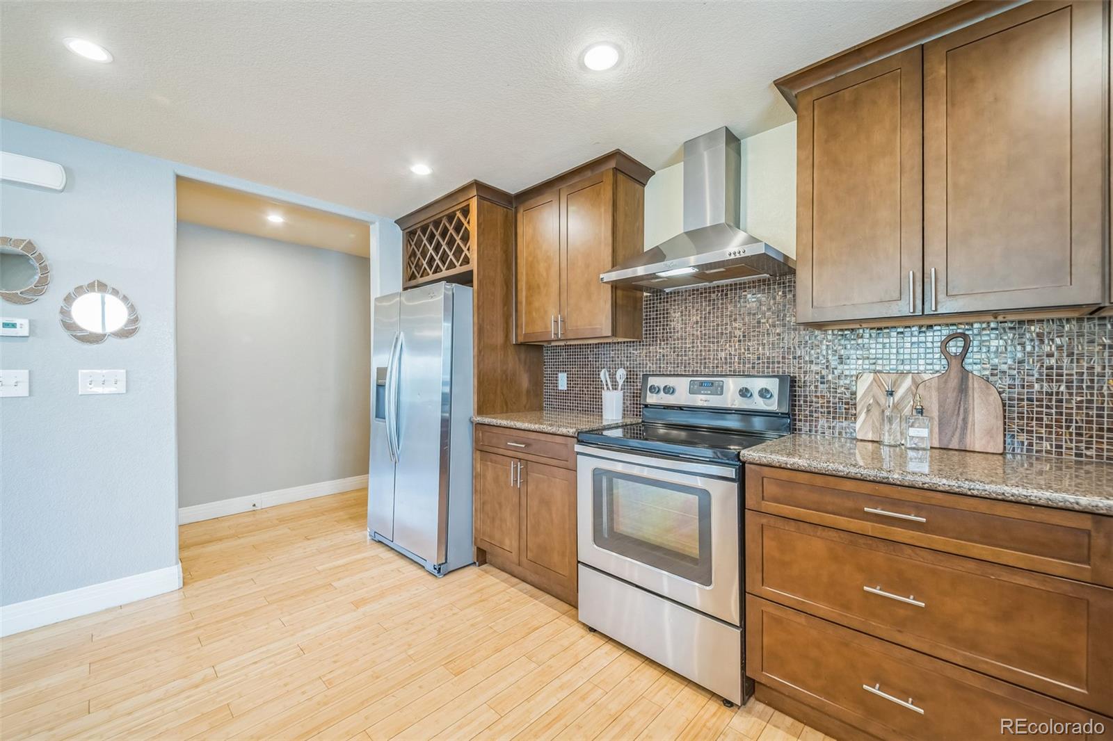 MLS Image #11 for 2539 n york street,denver, Colorado