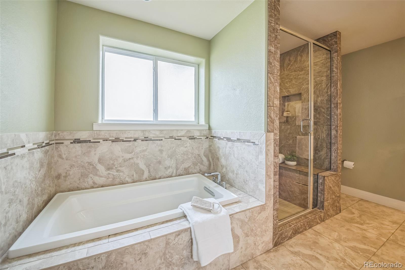 MLS Image #18 for 2539 n york street,denver, Colorado