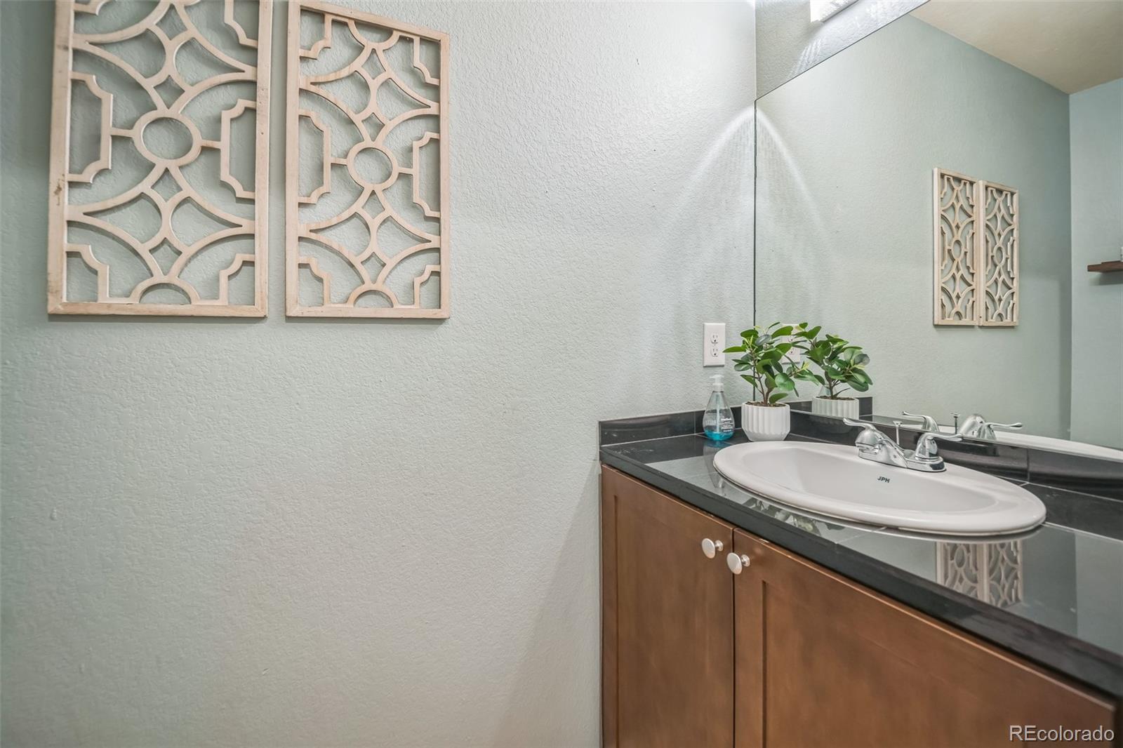 MLS Image #23 for 2539 n york street,denver, Colorado