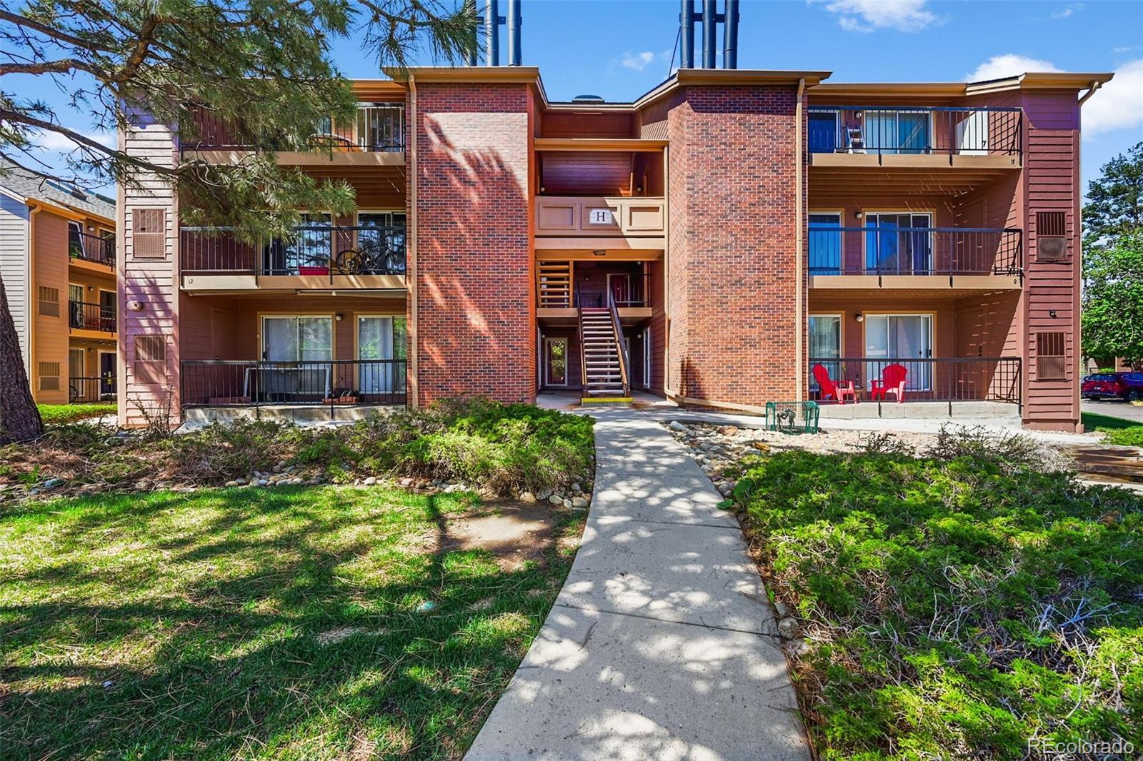 MLS Image #1 for 4899 s dudley street,littleton, Colorado