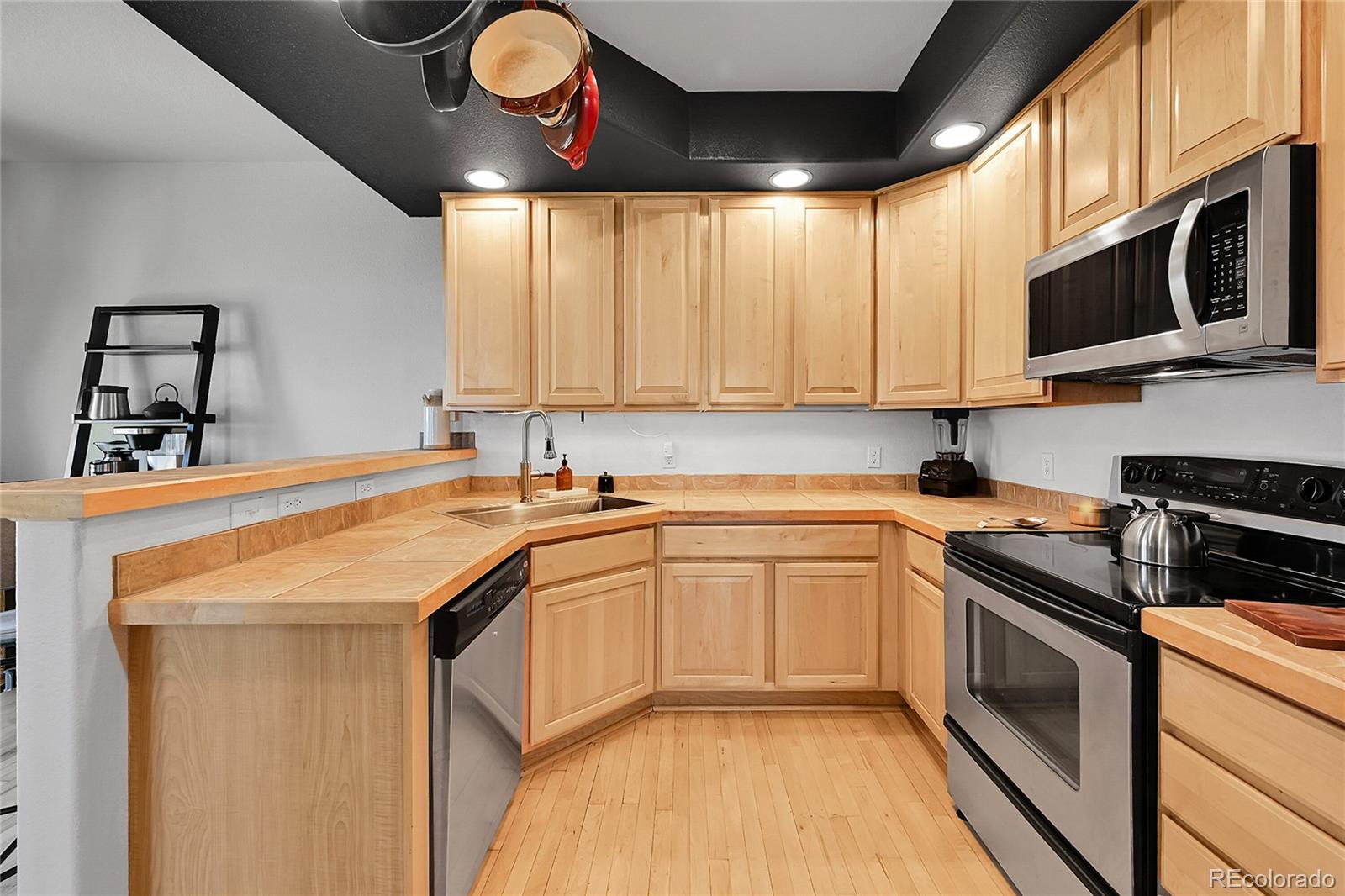 MLS Image #15 for 5906 s youngfield way,littleton, Colorado