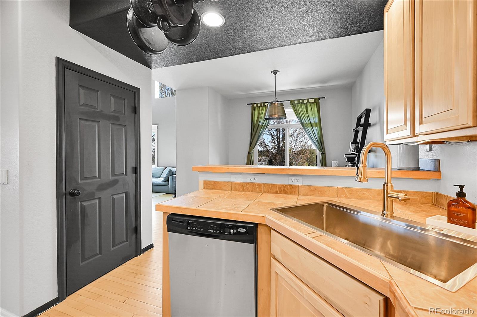 MLS Image #16 for 5906 s youngfield way,littleton, Colorado