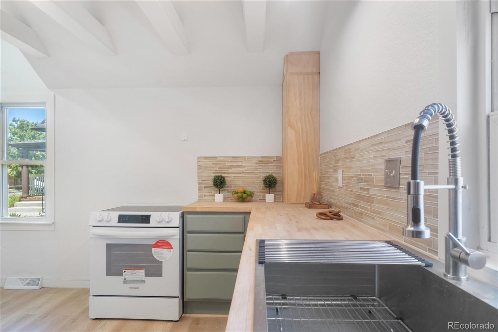 MLS Image #13 for 4636  leaf court,denver, Colorado