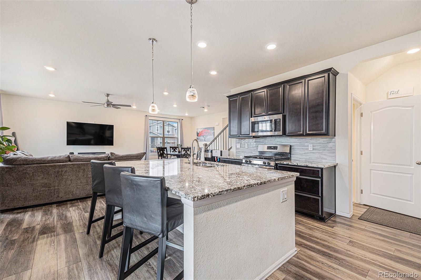 MLS Image #10 for 26385 e canal place,aurora, Colorado