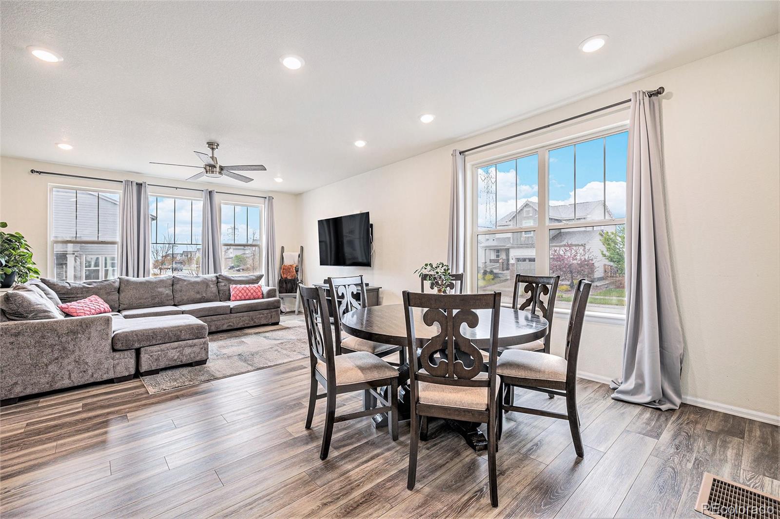MLS Image #8 for 26385 e canal place,aurora, Colorado