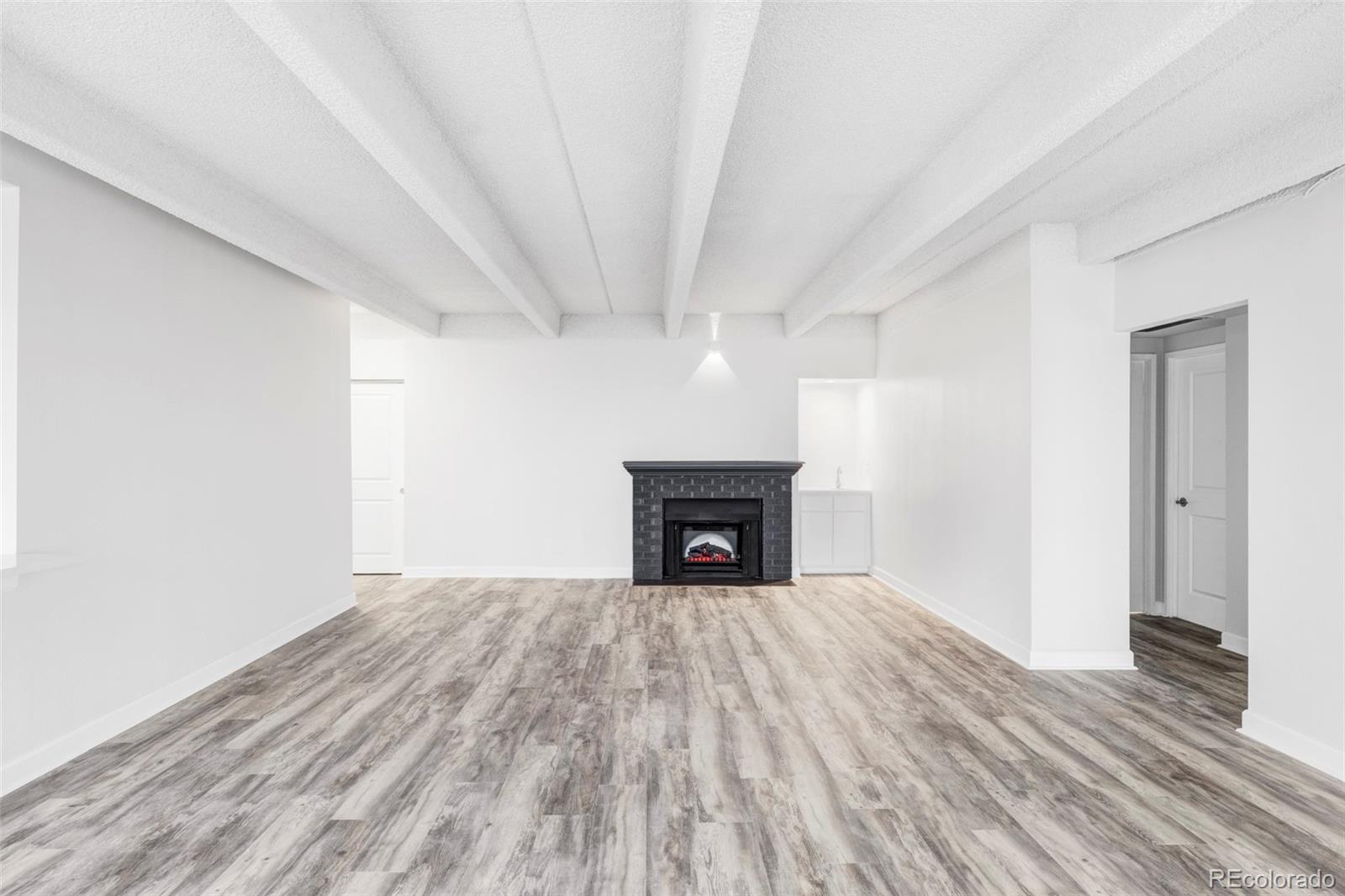 MLS Image #7 for 7877 e mississippi avenue,denver, Colorado