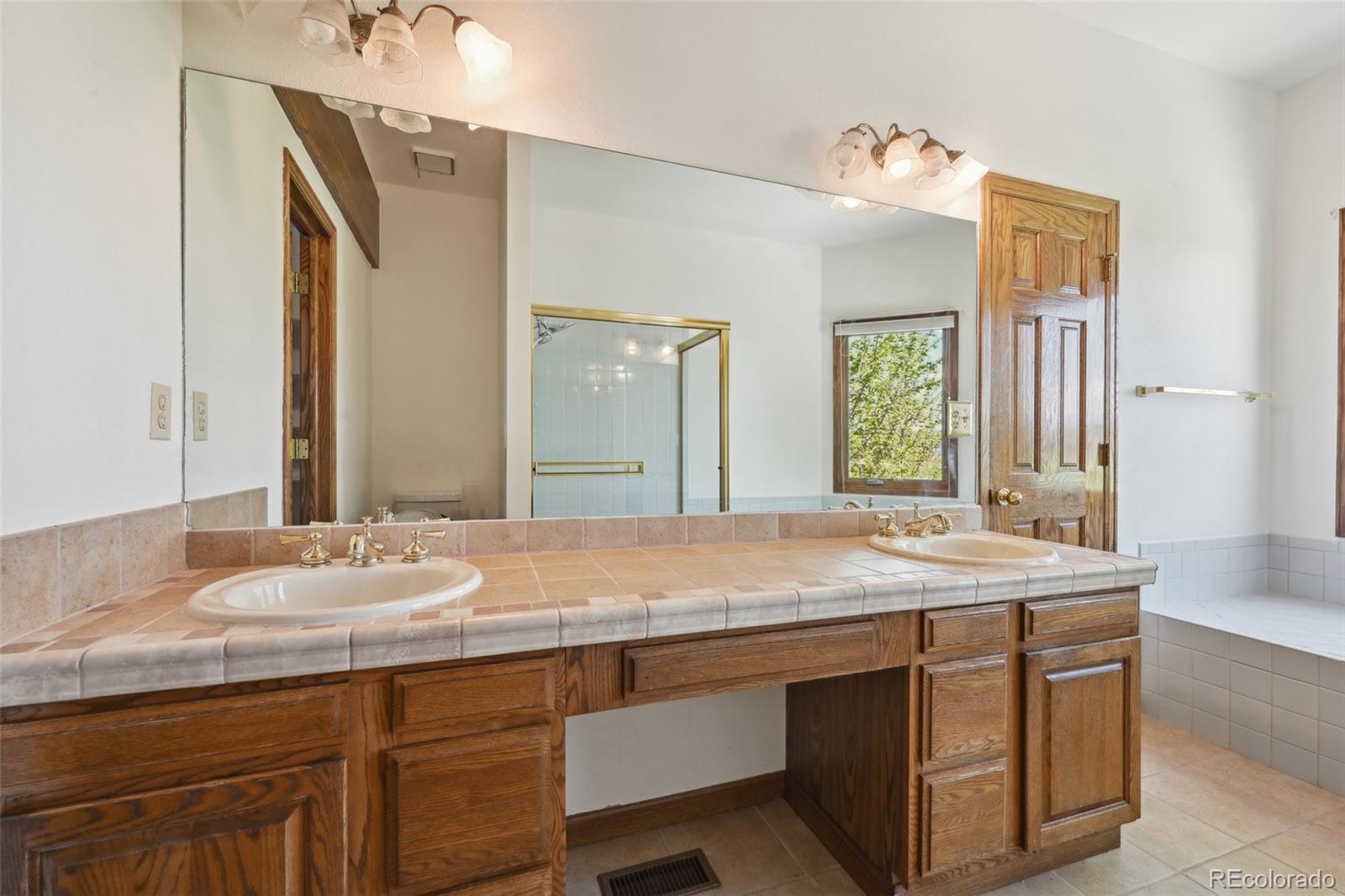 MLS Image #13 for 1105  oakhurst drive,broomfield, Colorado