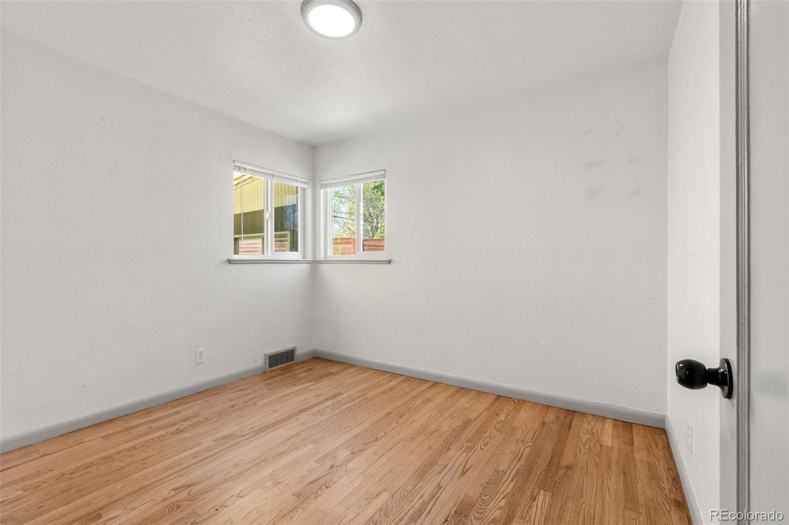 MLS Image #10 for 2205 s irving street,denver, Colorado