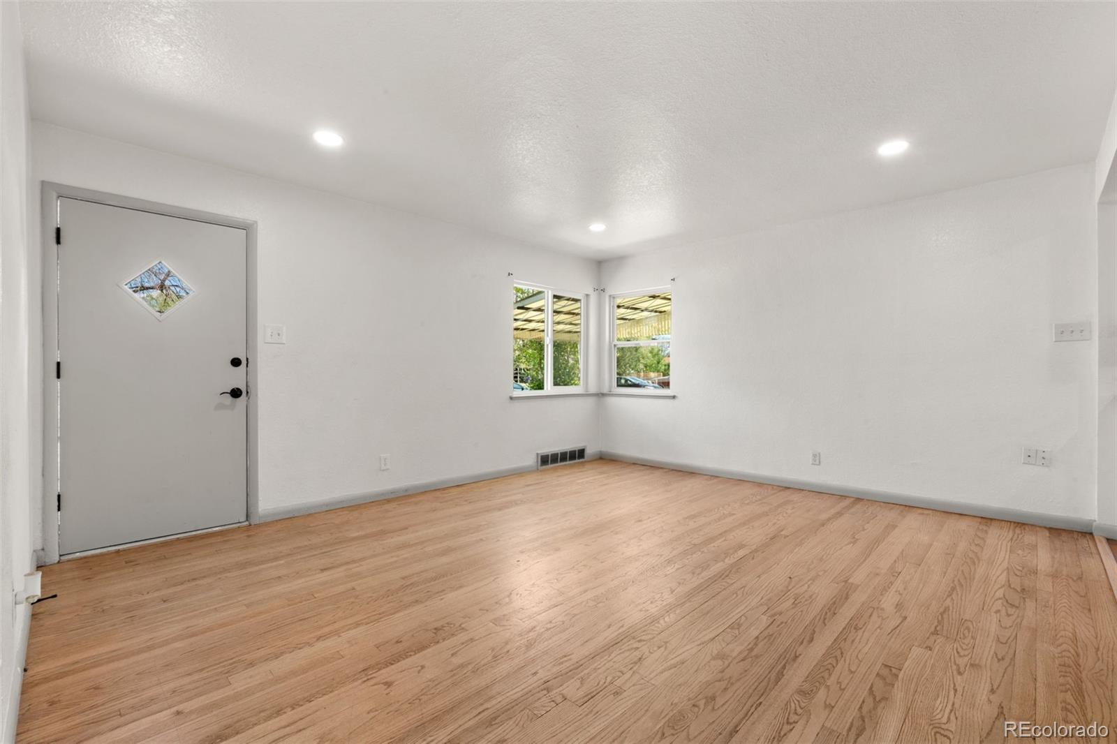MLS Image #4 for 2205 s irving street,denver, Colorado