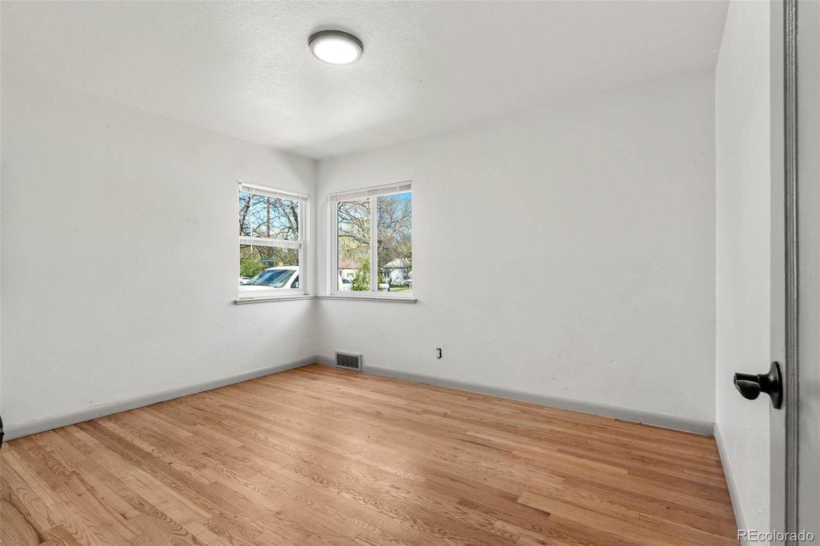 MLS Image #9 for 2205 s irving street,denver, Colorado
