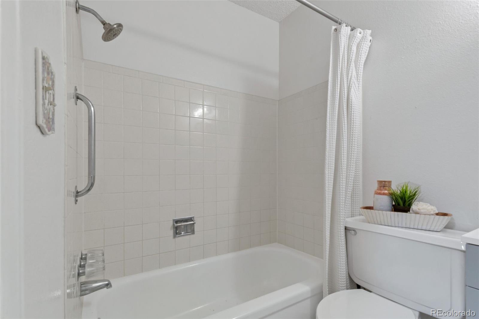 MLS Image #22 for 9424 e girard avenue,denver, Colorado