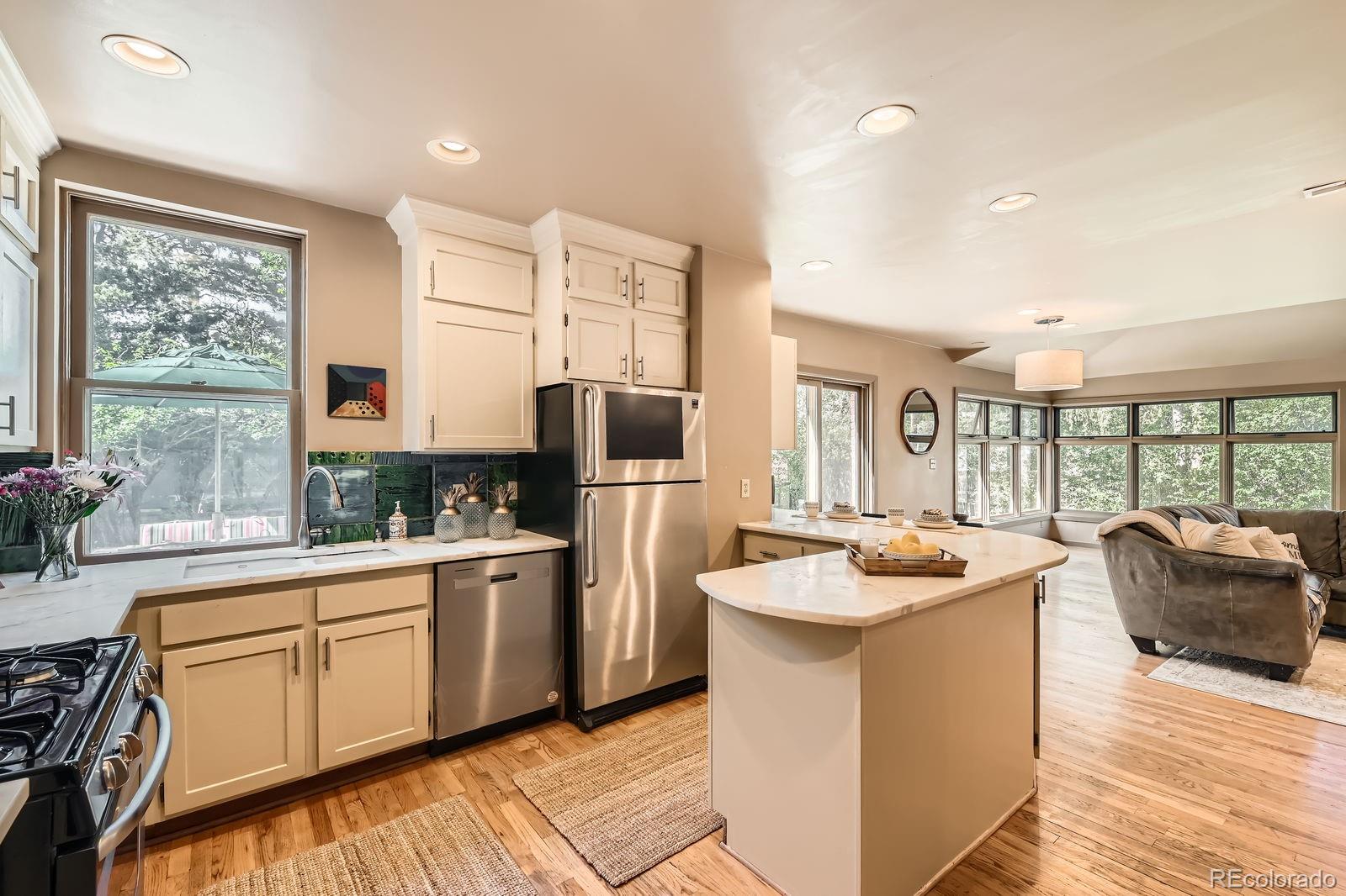 MLS Image #12 for 835  niagara street,denver, Colorado