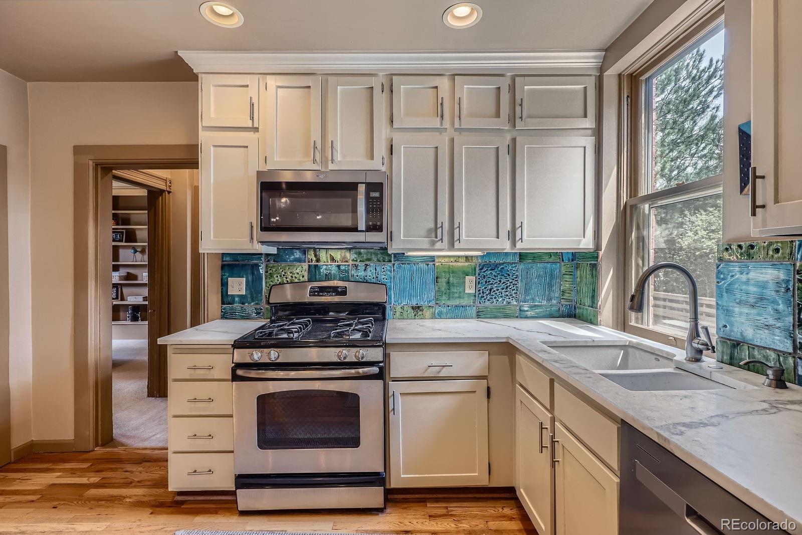 MLS Image #13 for 835  niagara street,denver, Colorado