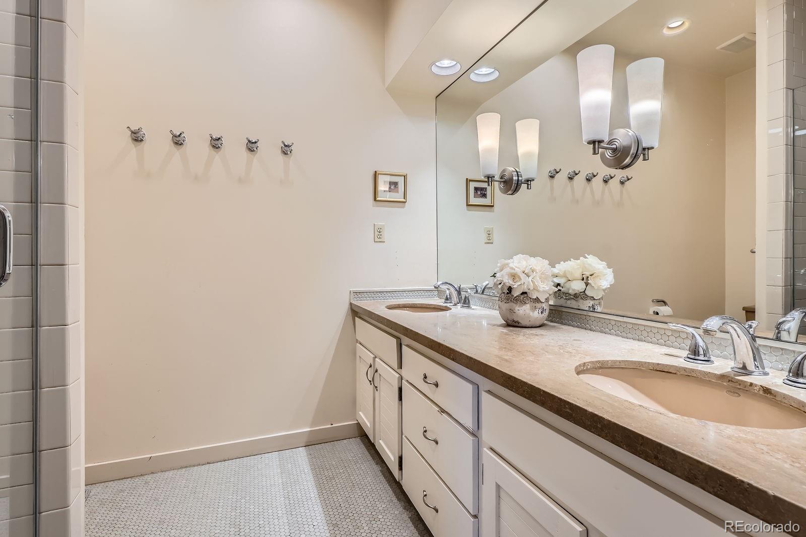 MLS Image #20 for 835  niagara street,denver, Colorado