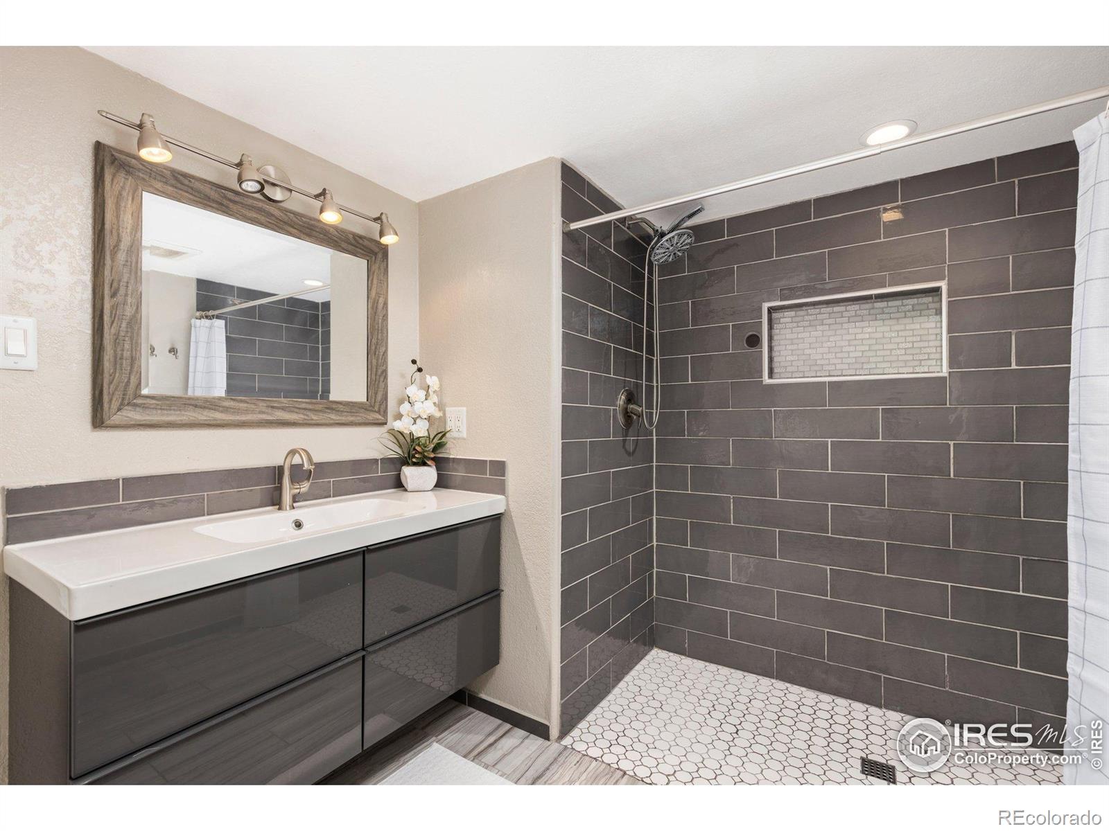 MLS Image #21 for 2875 w davies avenue,littleton, Colorado