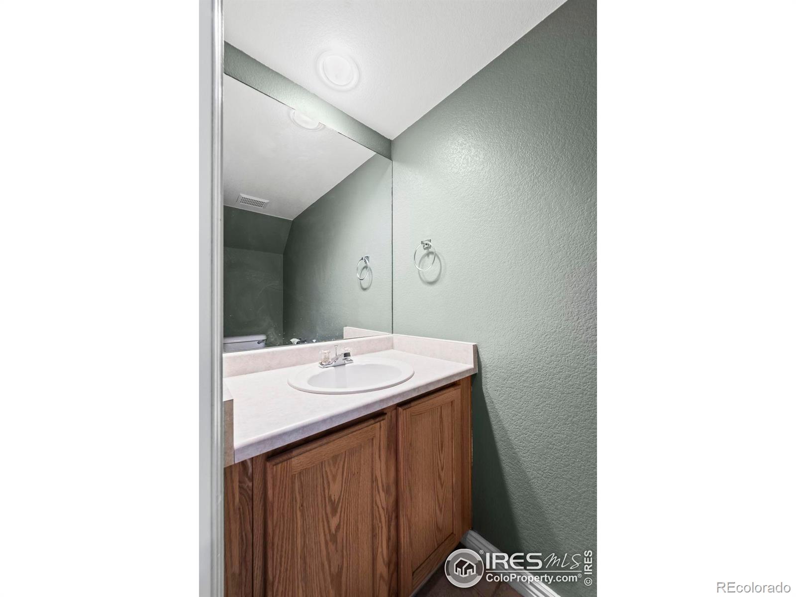 MLS Image #12 for 2002 e 102nd circle,thornton, Colorado
