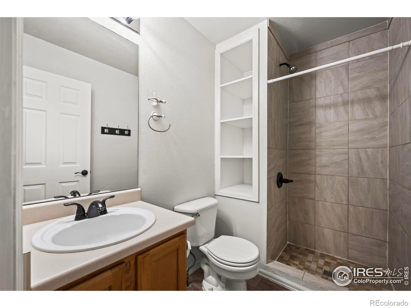 MLS Image #15 for 2002 e 102nd circle,thornton, Colorado