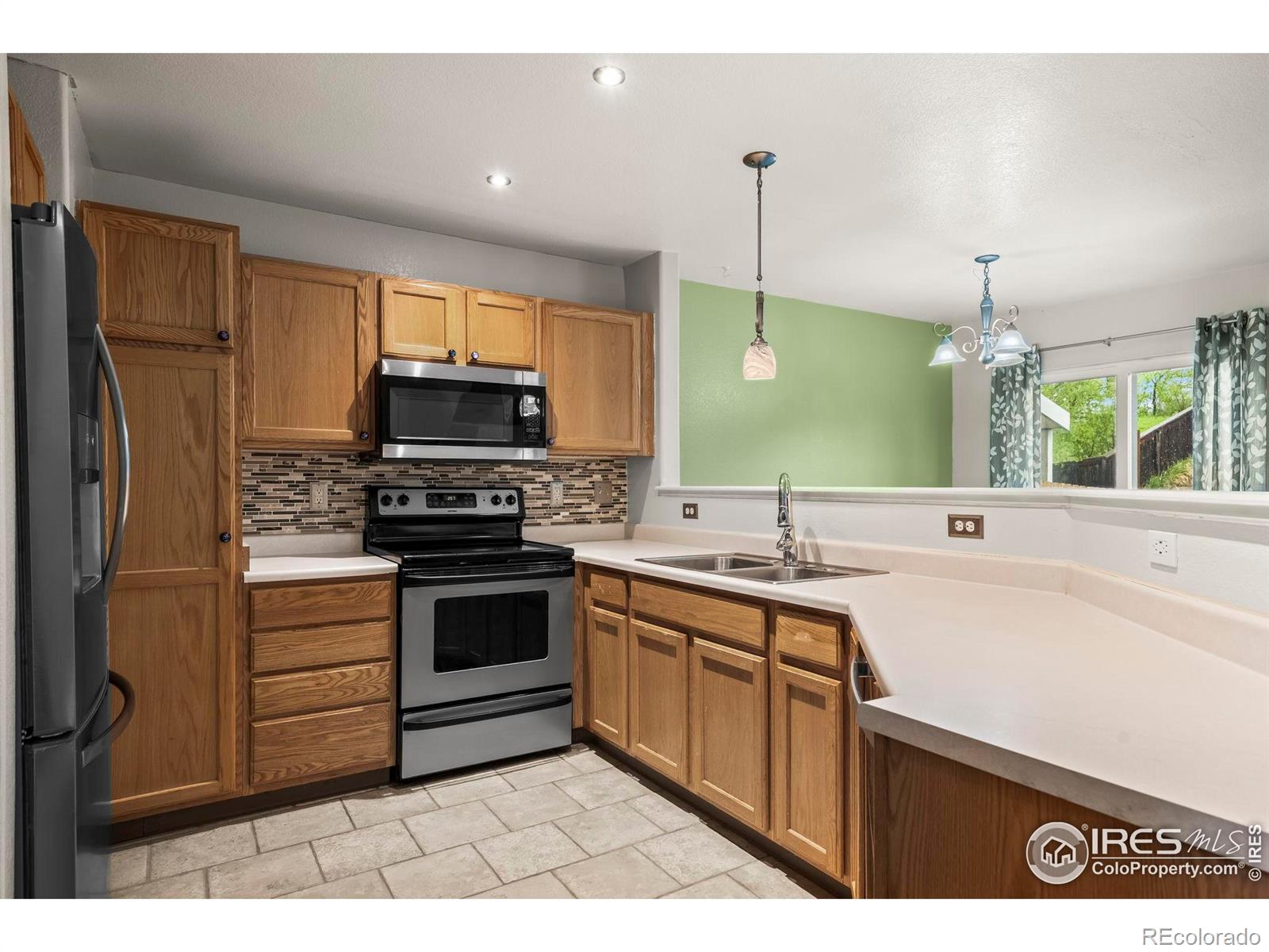 MLS Image #4 for 2002 e 102nd circle,thornton, Colorado