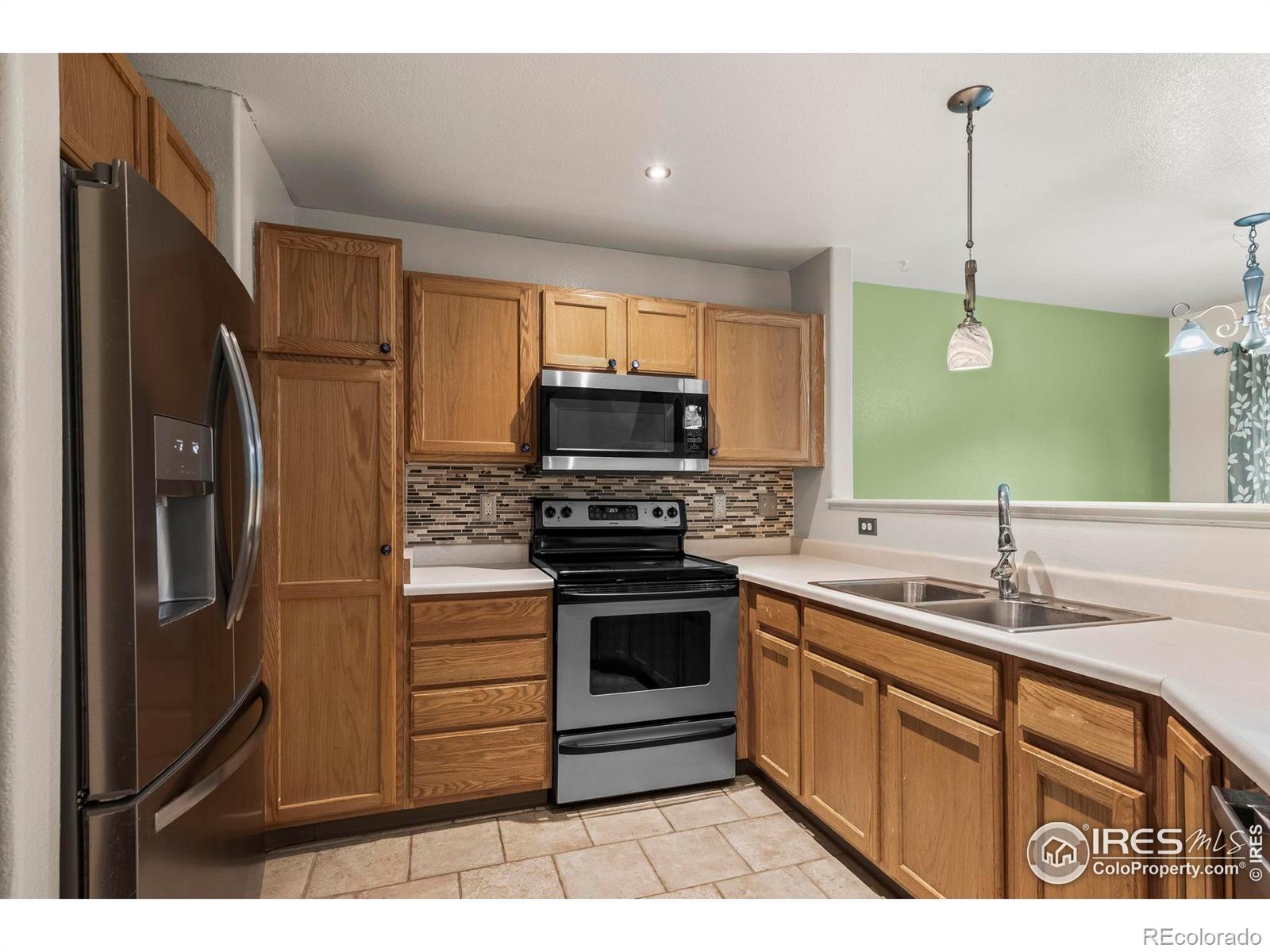 MLS Image #5 for 2002 e 102nd circle,thornton, Colorado