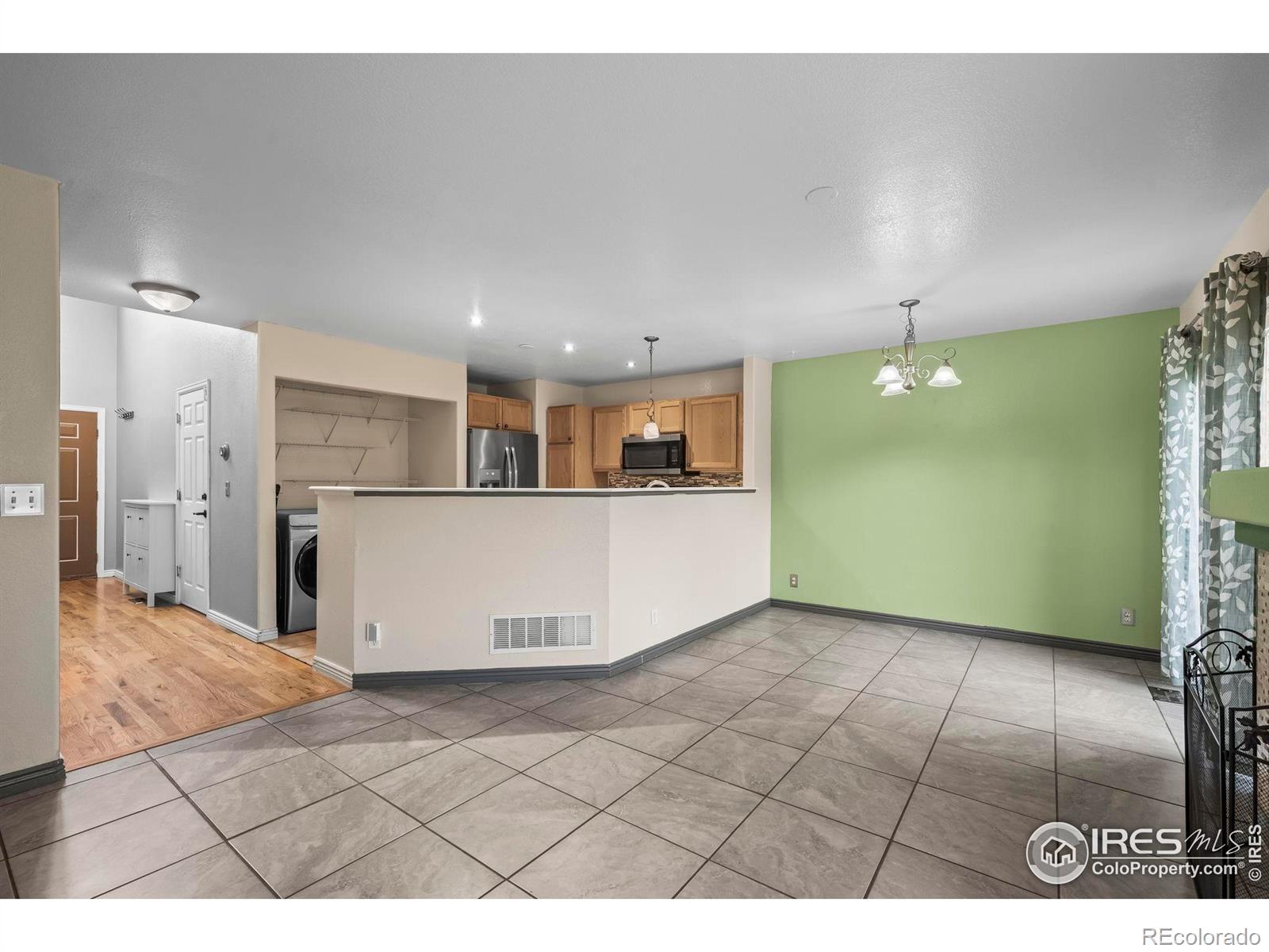 MLS Image #8 for 2002 e 102nd circle,thornton, Colorado