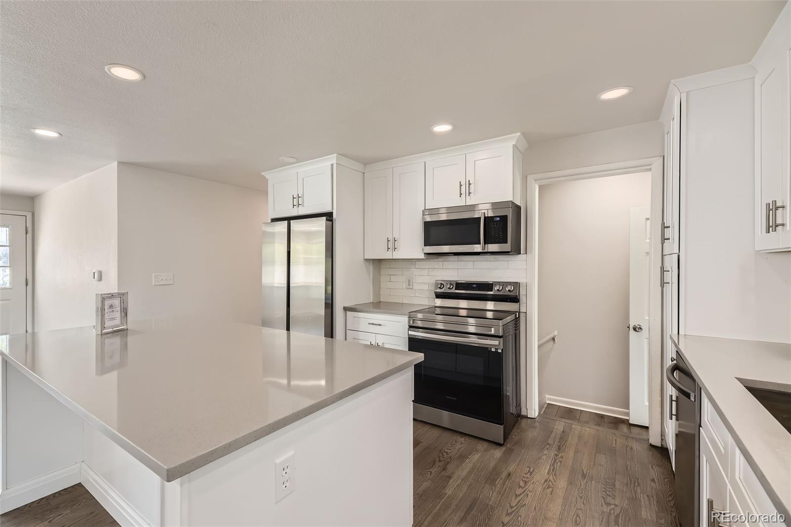 MLS Image #6 for 1926 s yates street,denver, Colorado