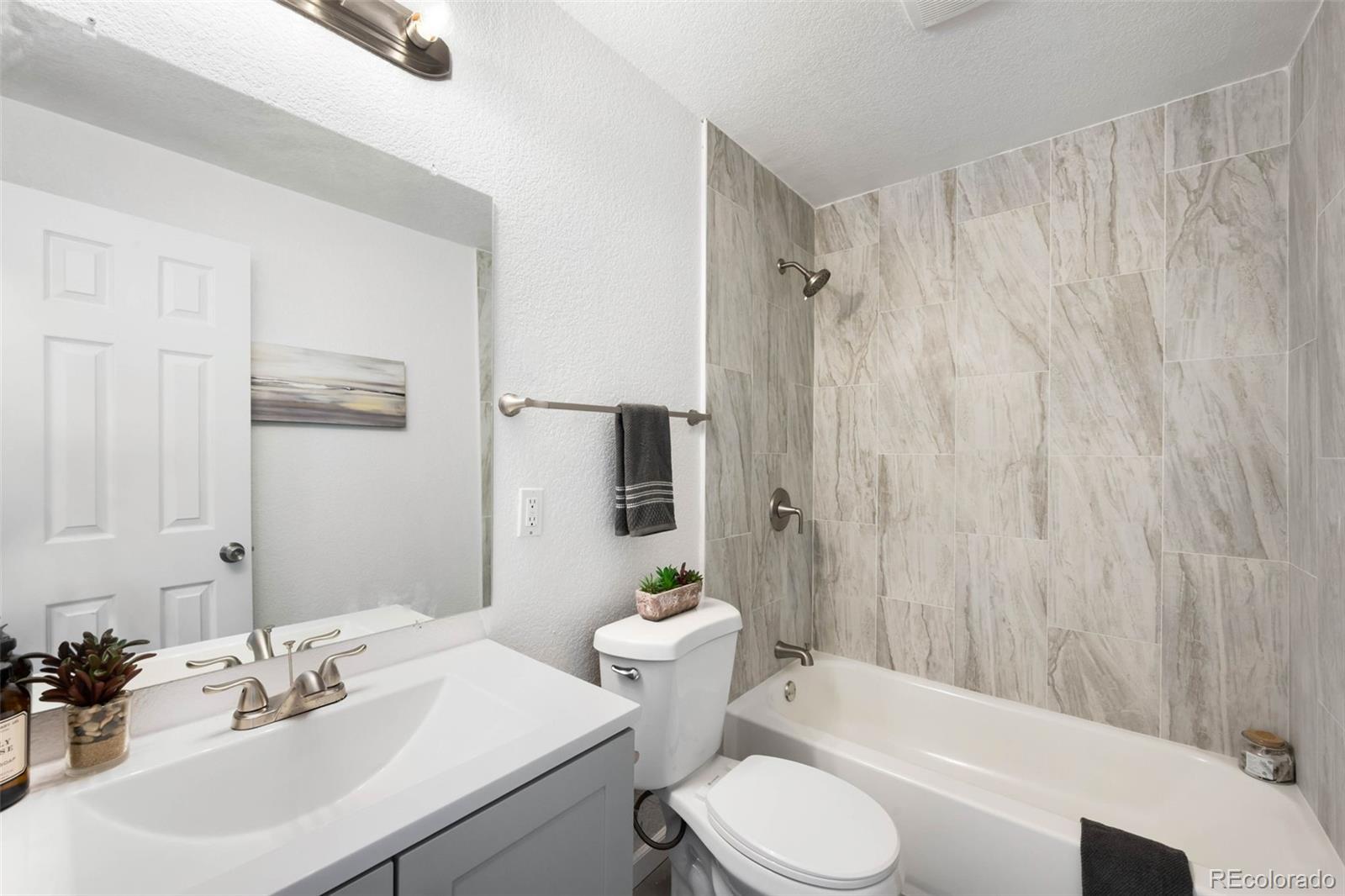 MLS Image #14 for 1180  newark street,aurora, Colorado