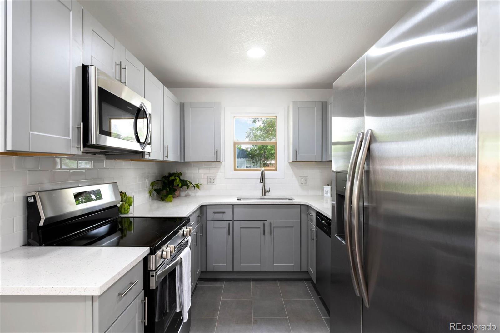 MLS Image #6 for 1180  newark street,aurora, Colorado