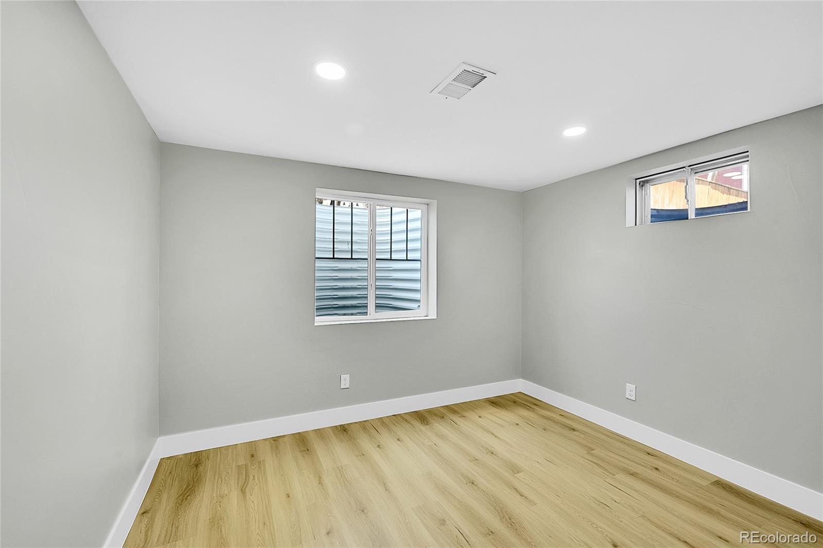 MLS Image #18 for 7634  navajo street,denver, Colorado