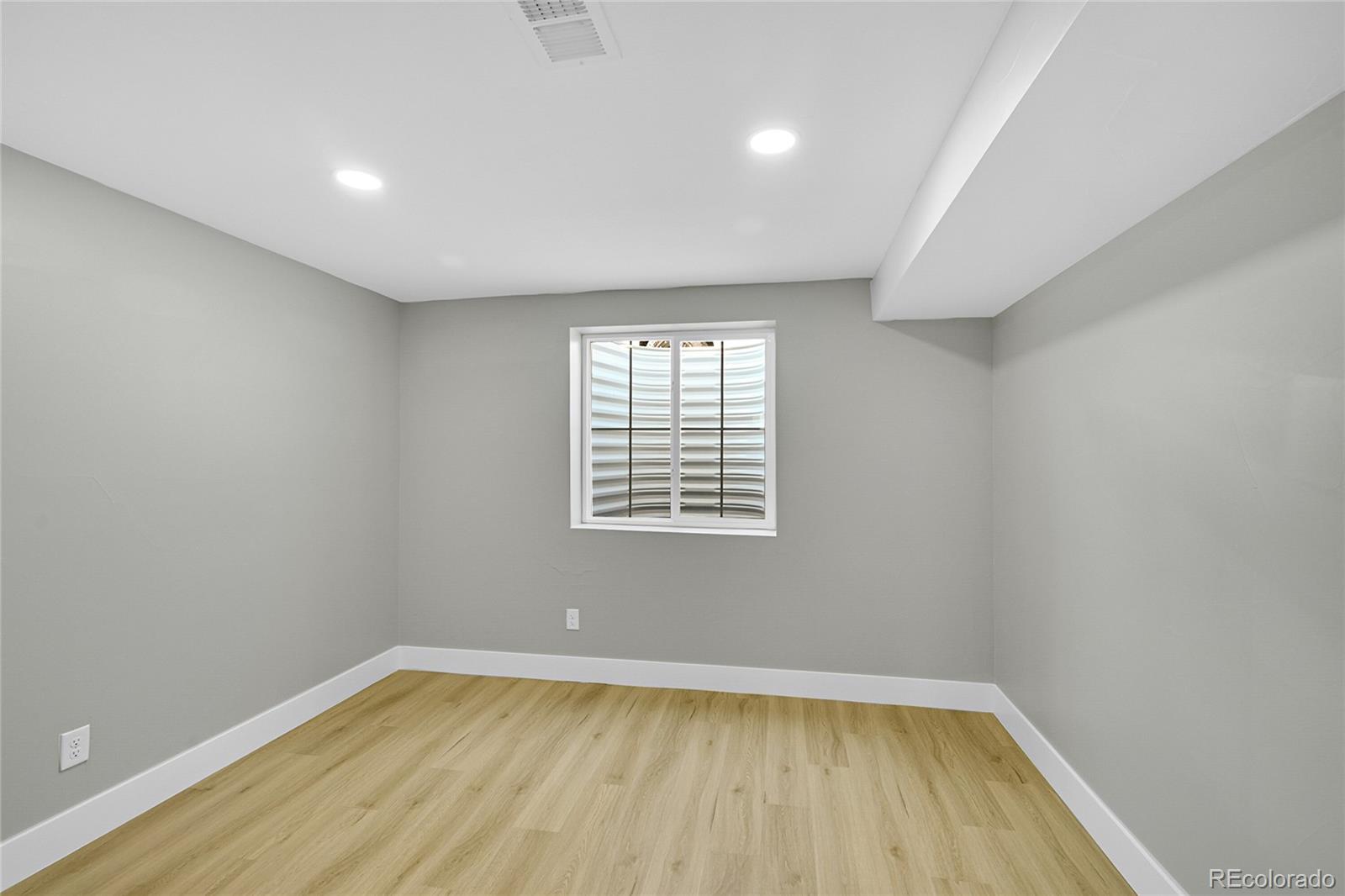 MLS Image #20 for 7634  navajo street,denver, Colorado
