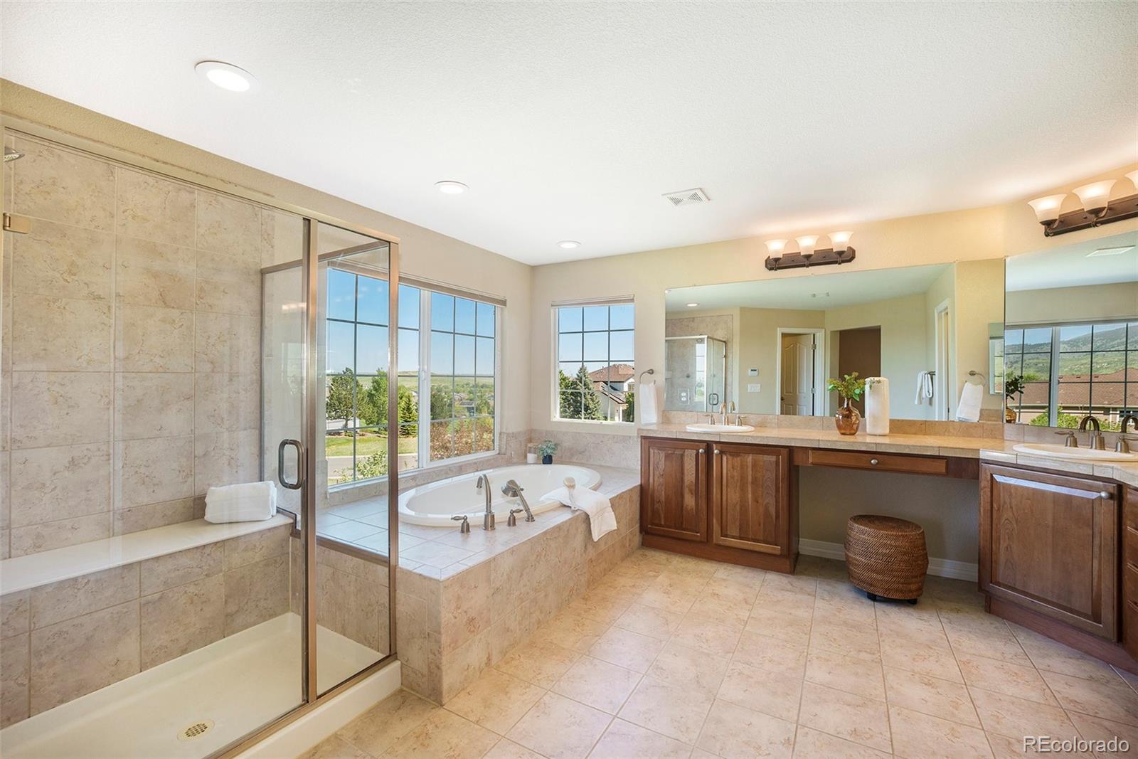 MLS Image #23 for 19096 w 53rd place,golden, Colorado