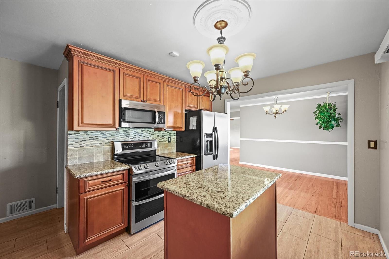 MLS Image #10 for 3061 s mabry court,denver, Colorado
