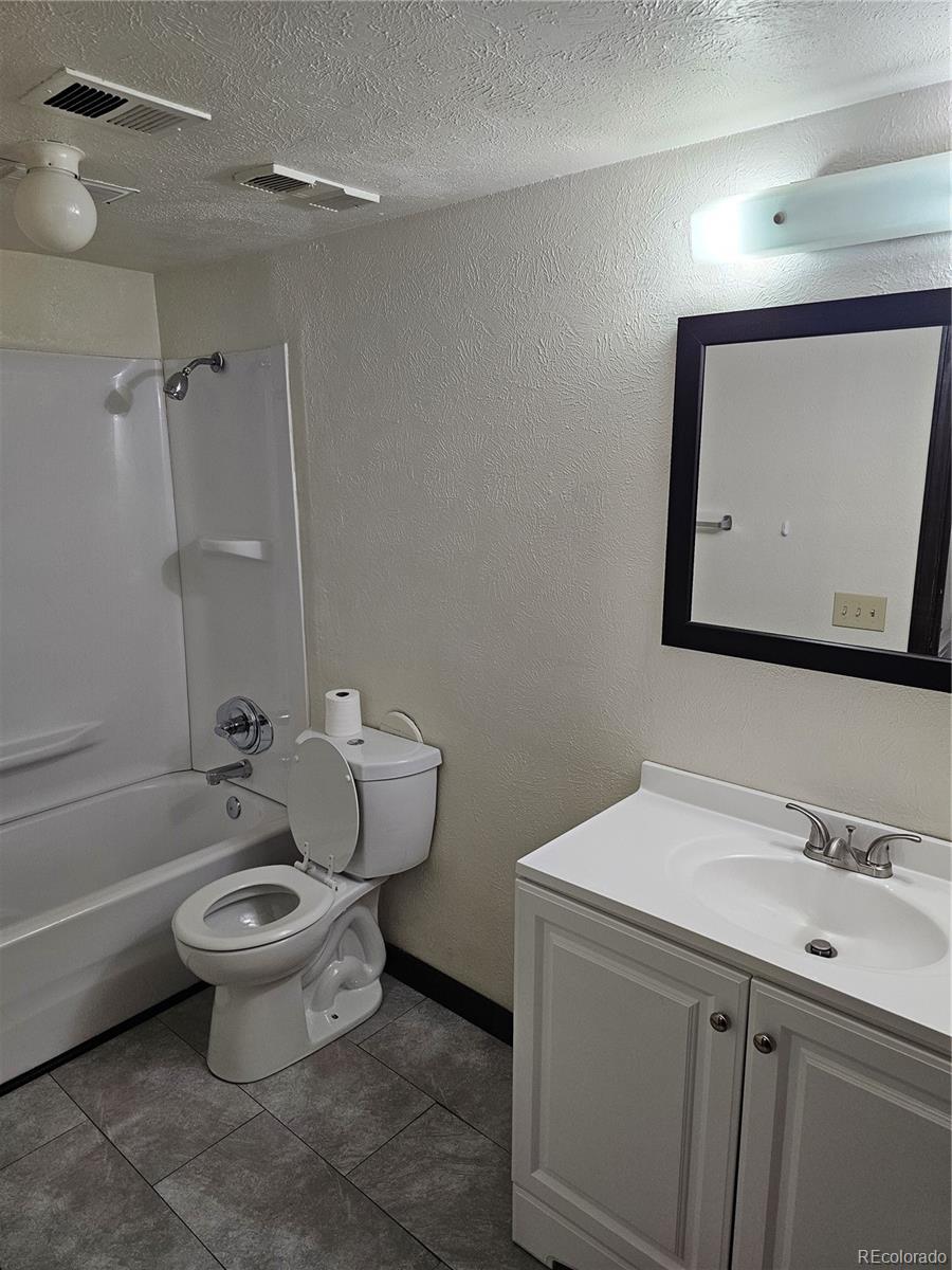 MLS Image #2 for 7665 e eastman avenue 104a,denver, Colorado