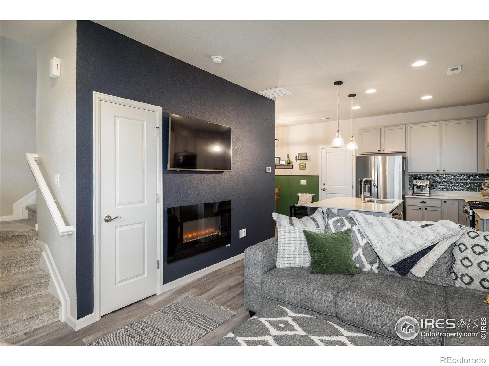 MLS Image #6 for 9305 s gore street,arvada, Colorado
