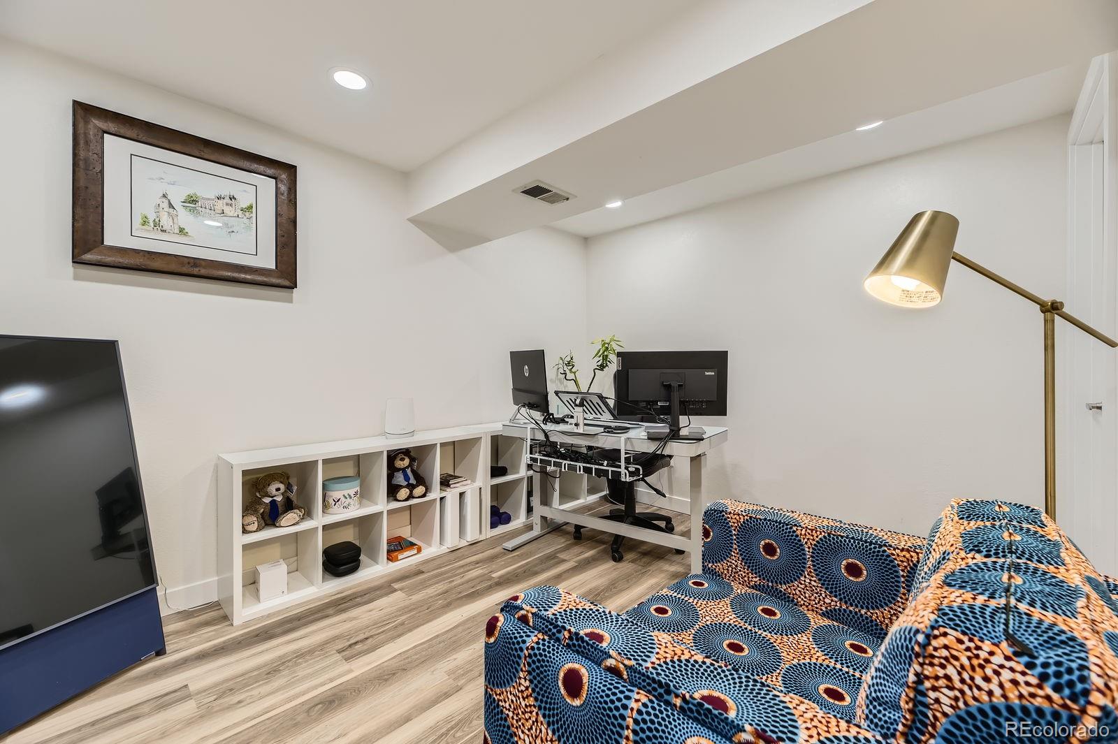 MLS Image #20 for 1600 s quebec way,denver, Colorado