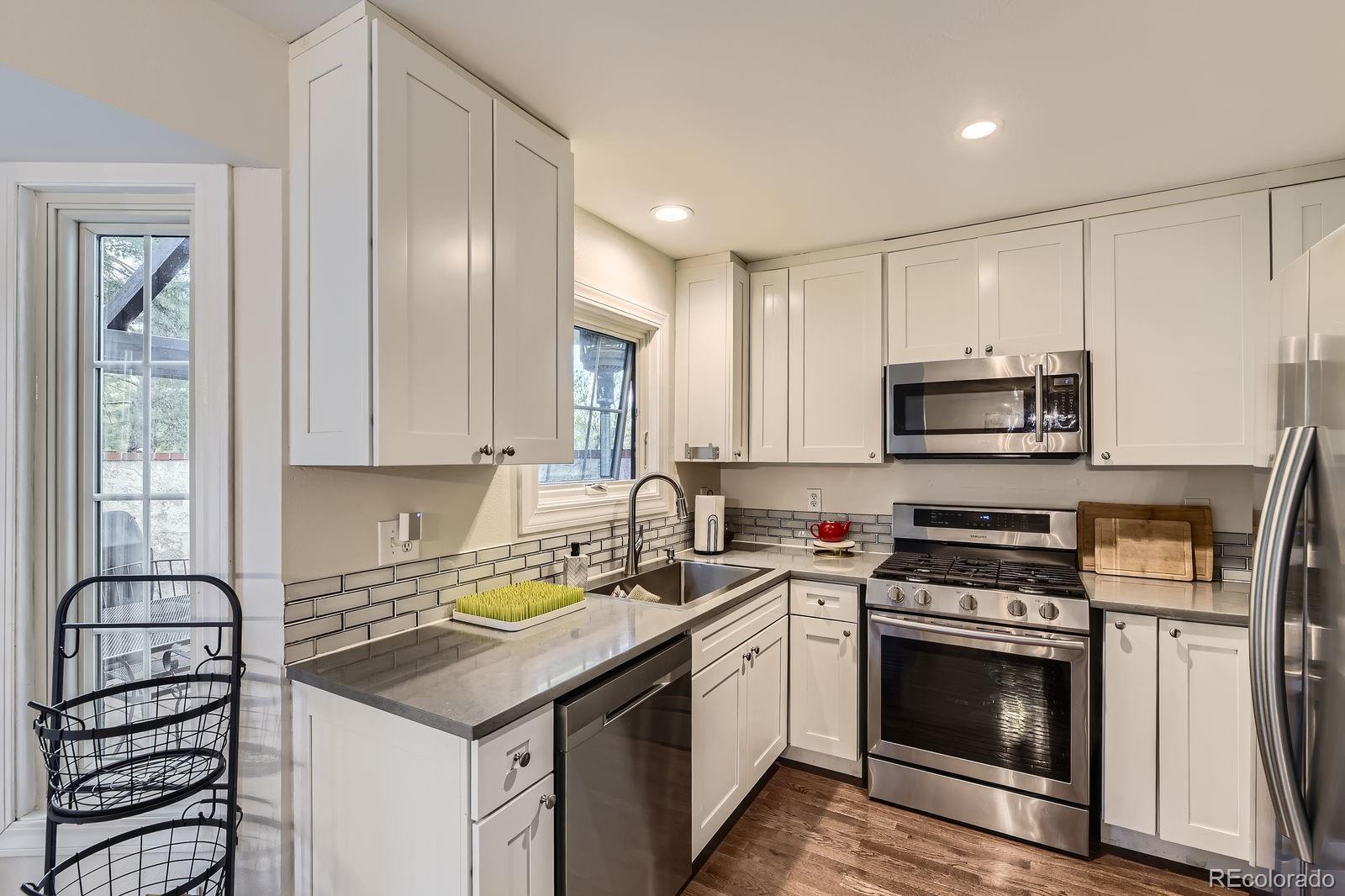 MLS Image #6 for 1600 s quebec way,denver, Colorado