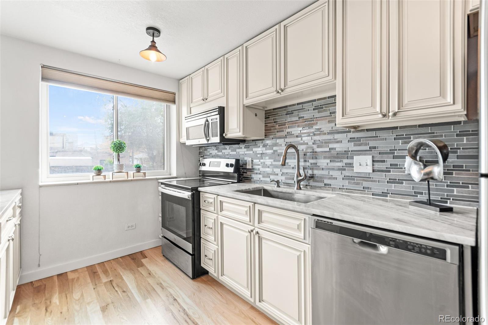 MLS Image #14 for 75 n emerson street,denver, Colorado