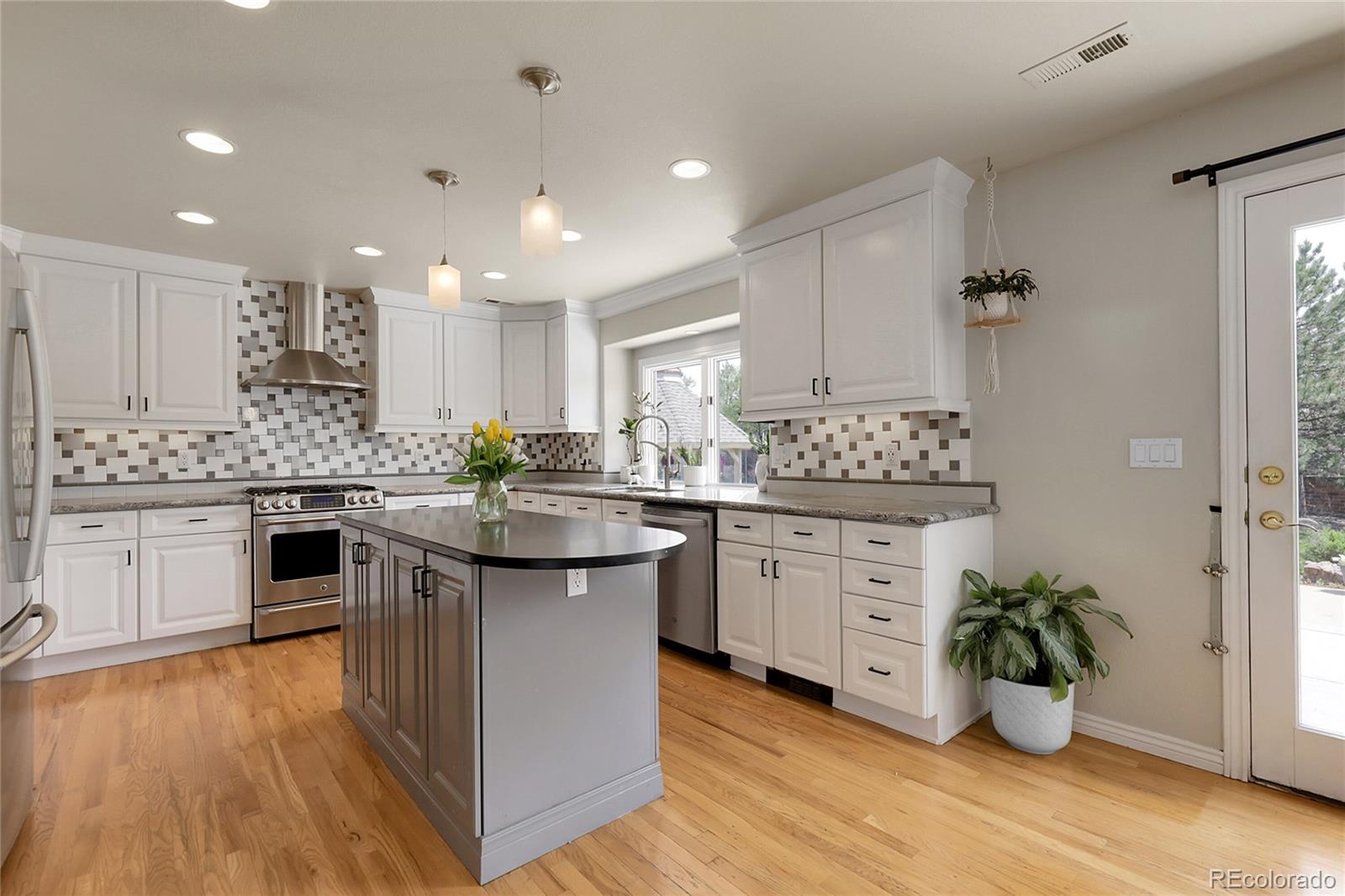 MLS Image #17 for 7472 s utica street,littleton, Colorado