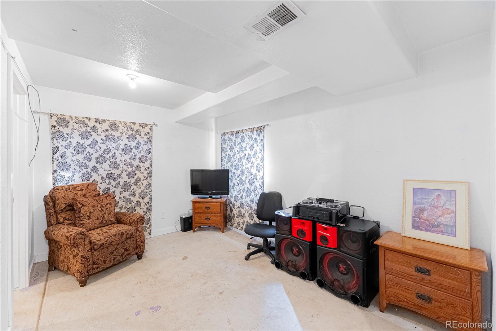 MLS Image #11 for 5039  fontana court,denver, Colorado