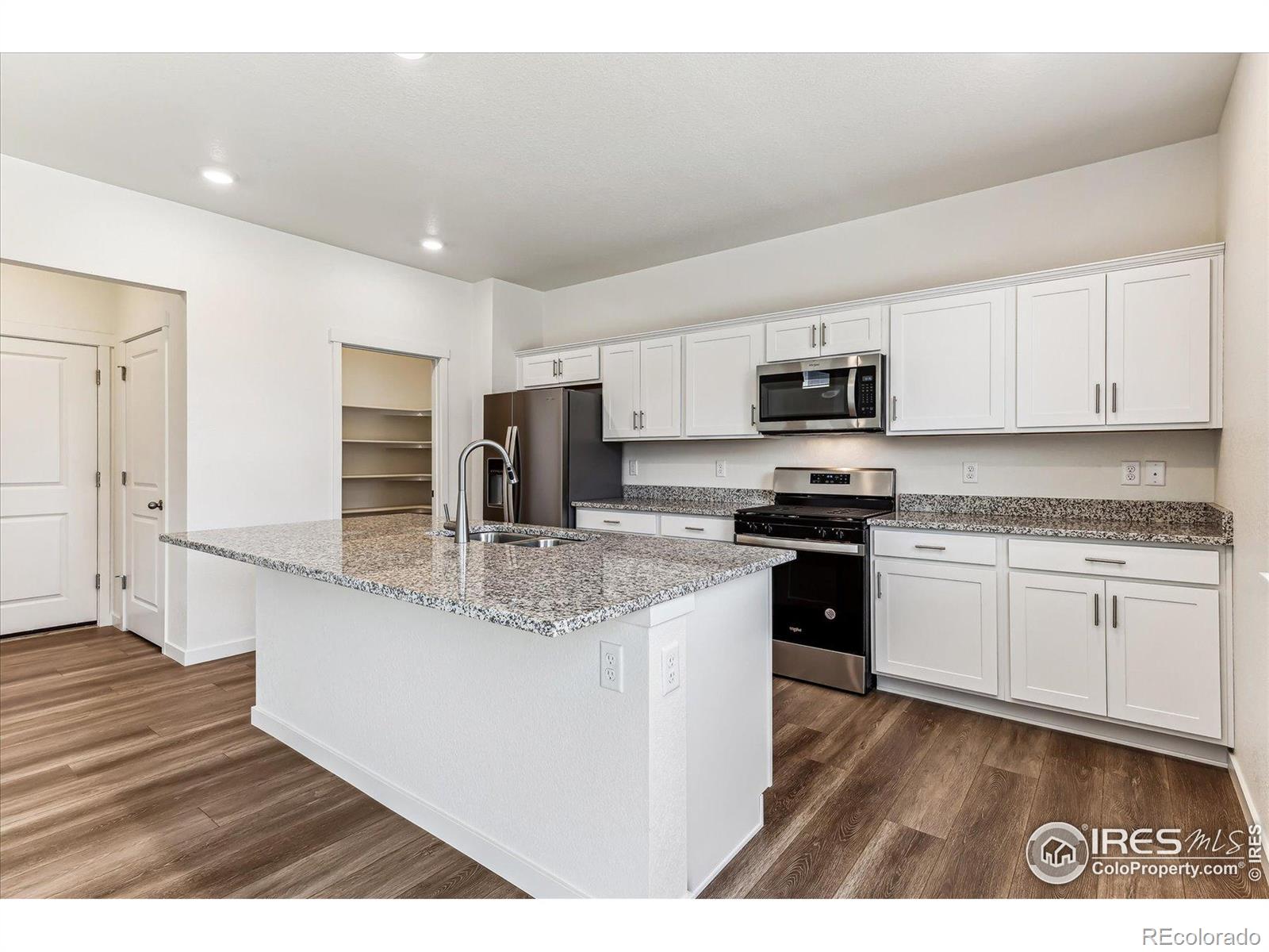MLS Image #11 for 217  sparrow drive,johnstown, Colorado
