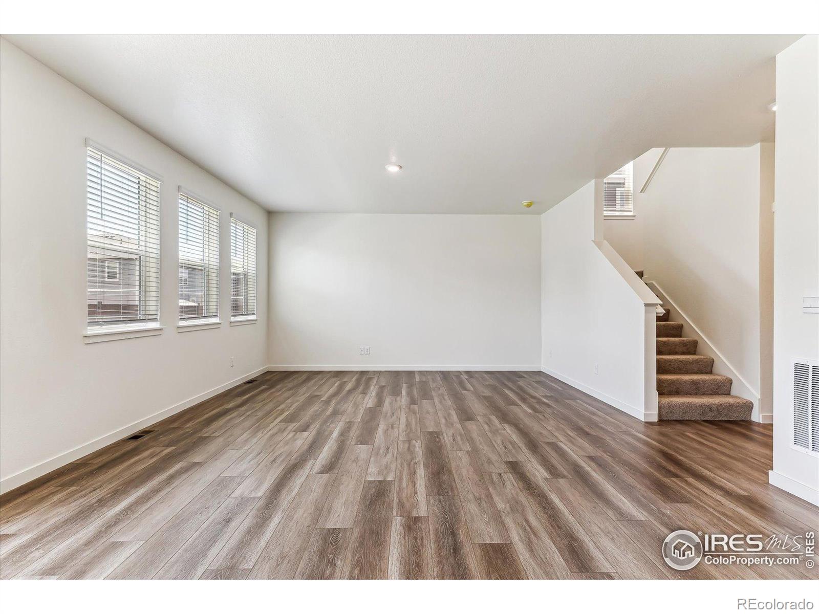 MLS Image #9 for 217  sparrow drive,johnstown, Colorado