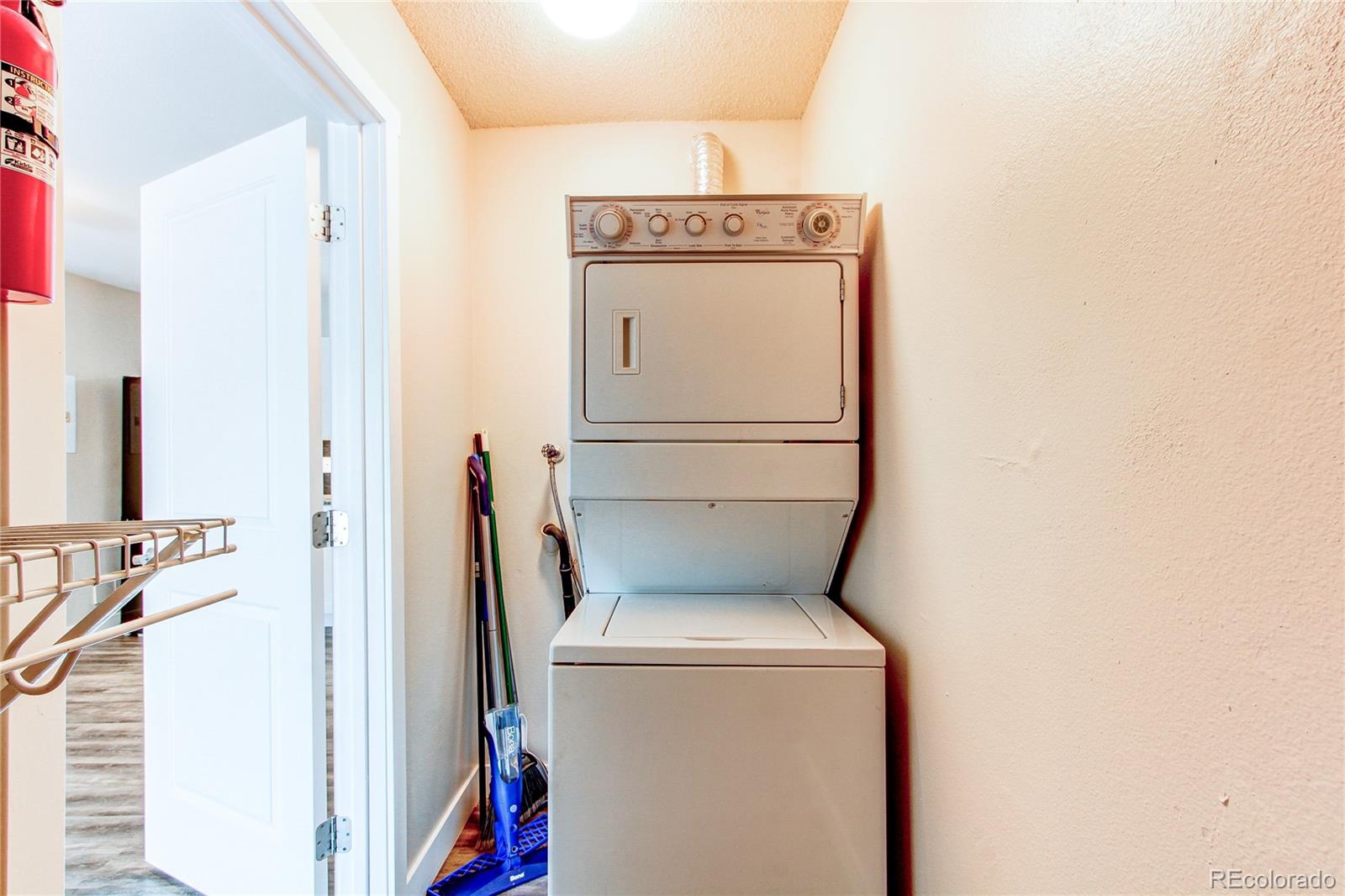 MLS Image #10 for 5250 s huron way,littleton, Colorado