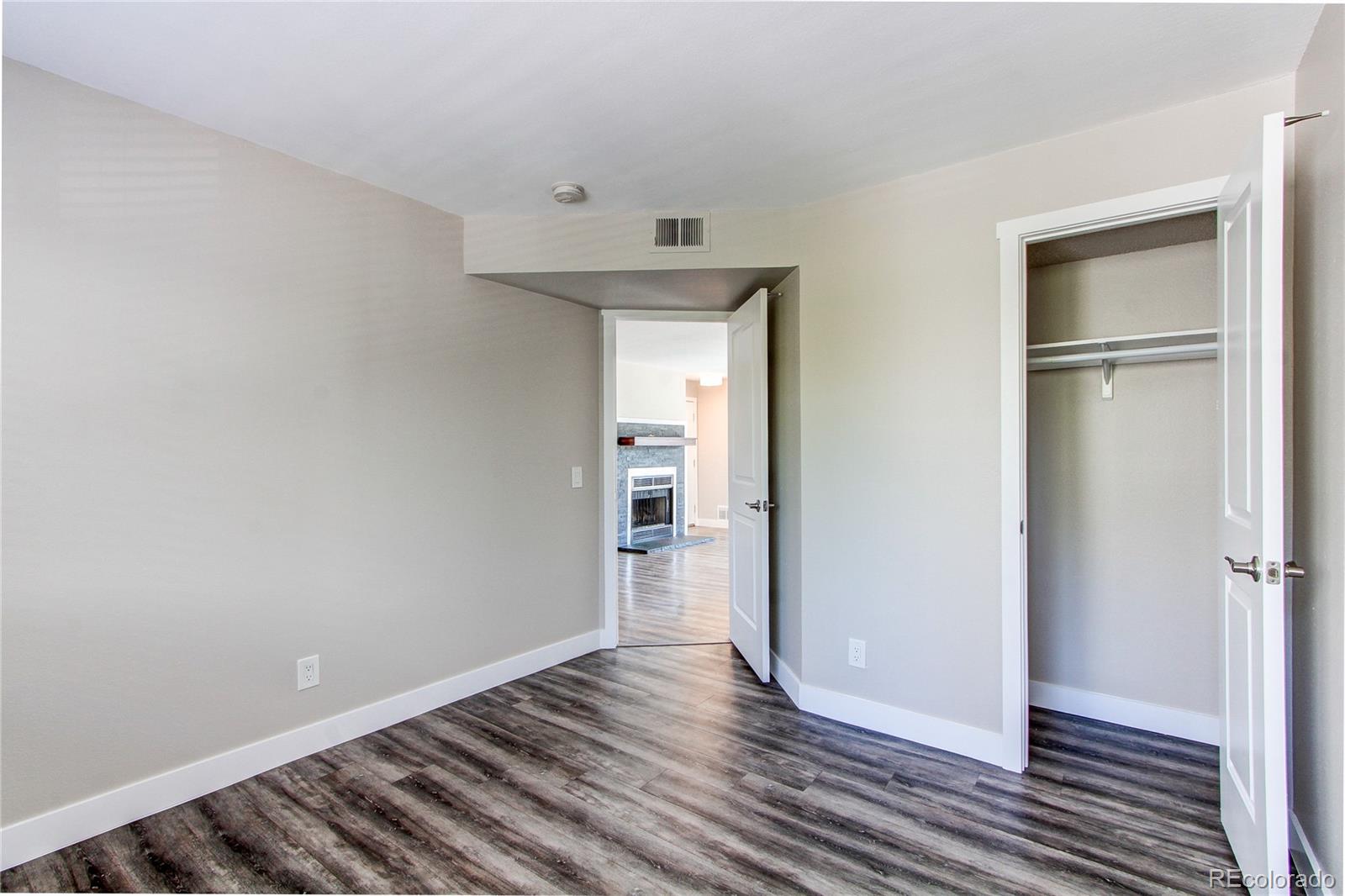 MLS Image #13 for 5250 s huron way,littleton, Colorado
