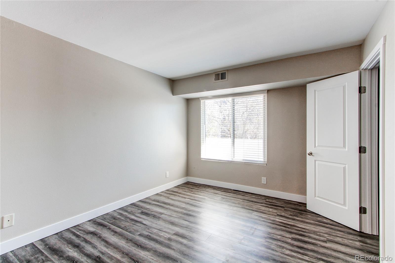 MLS Image #15 for 5250 s huron way,littleton, Colorado